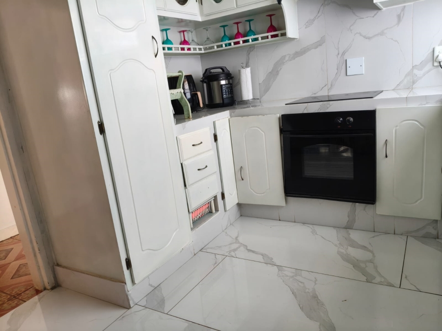 4 Bedroom Property for Sale in Monakato North West